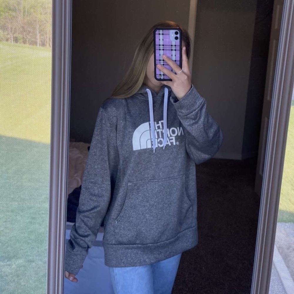 Men’s north face hoodie